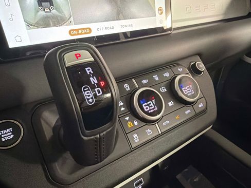 Used 2024 Land Rover Defender 110 S image 45