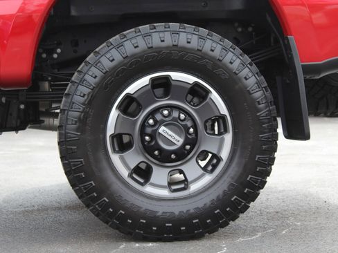 Used 2024 Ford F250 Lariat w/ Tremor Off-Road Package image 27