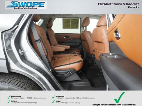 Used 2024 Nissan Pathfinder Platinum AWD/4WD image 10