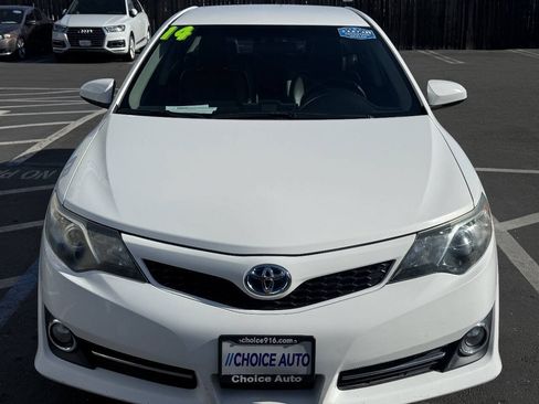 Used 2014 Toyota Camry SE FWD image 2