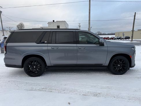 Certified 2021 Cadillac Escalade ESV Sport w/ Driver Assist Tech Package image 4