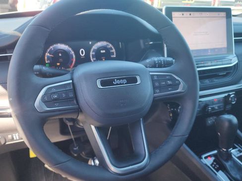 Used 2025 Jeep Compass Limited w/ High Altitude Package image 6