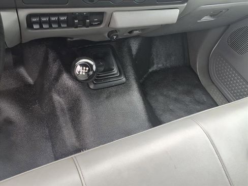 Used 2006 Ford F550 2WD Regular Cab Super Duty image 24