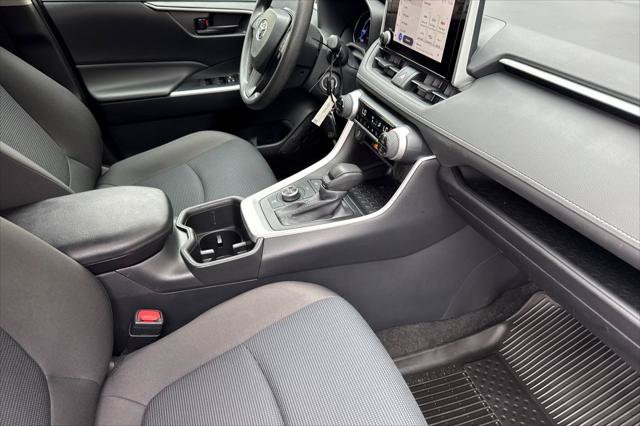 Certified 2024 Toyota RAV4 LE AWD/4WD image 17