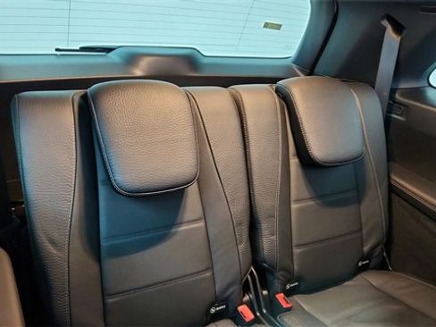 Used 2024 Mercedes-Benz GLS 450 4MATIC image 28