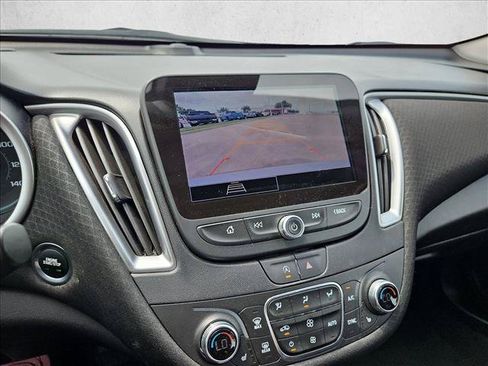 Used 2025 Chevrolet Malibu LT FWD image 11