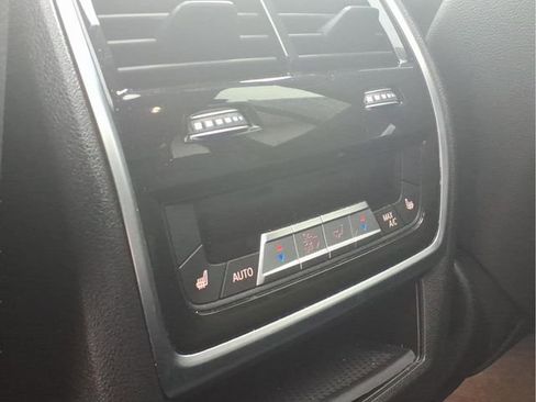 Used 2025 BMW X5 xDrive50e AWD/4WD image 22