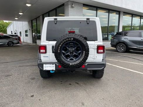 Used 2023 Jeep Wrangler Unlimited w/ Sun & Screen Package AWD/4WD image 7