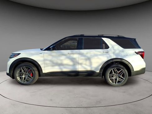 New 2026 Ford Explorer ST-Line w/ ST-Line Street Pack image 2