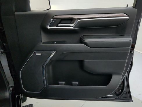Certified 2024 Chevrolet Silverado 1500 LTZ w/ LTZ Premium Package AWD/4WD image 29