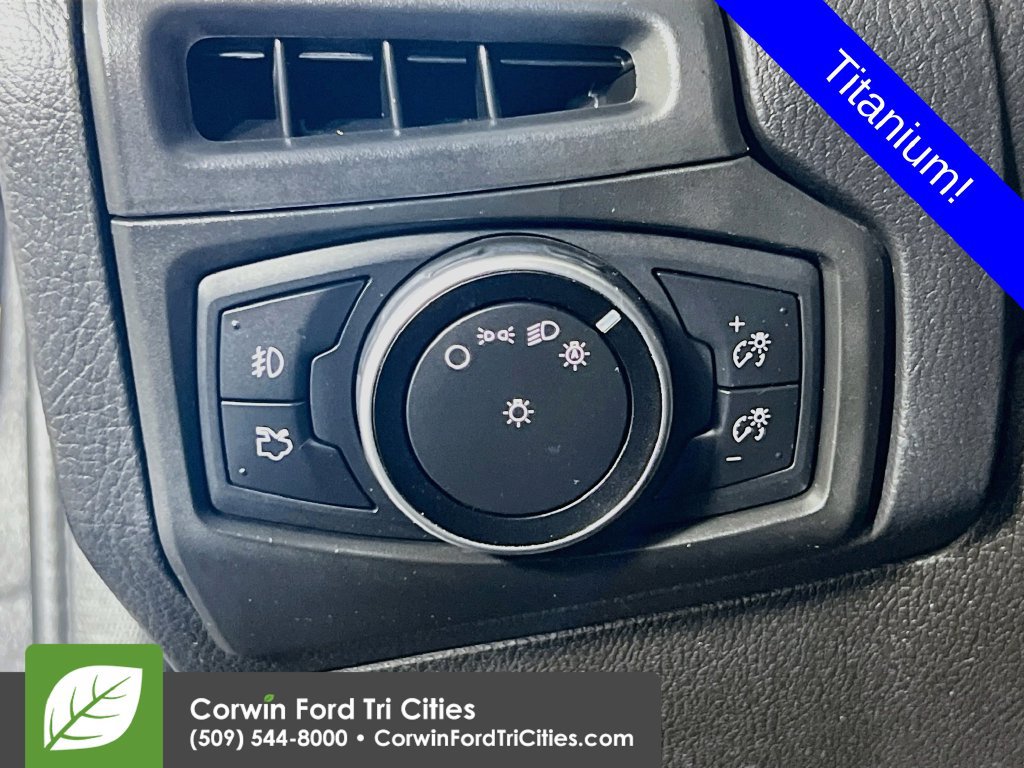 Used 2015 Ford Focus Titanium FWD image 18