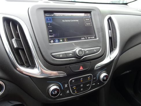 Used 2019 Chevrolet Equinox LT FWD image 17