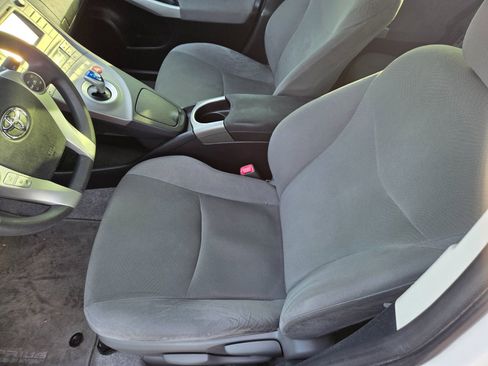 Used 2012 Toyota Prius Plug-In Hybrid image 9