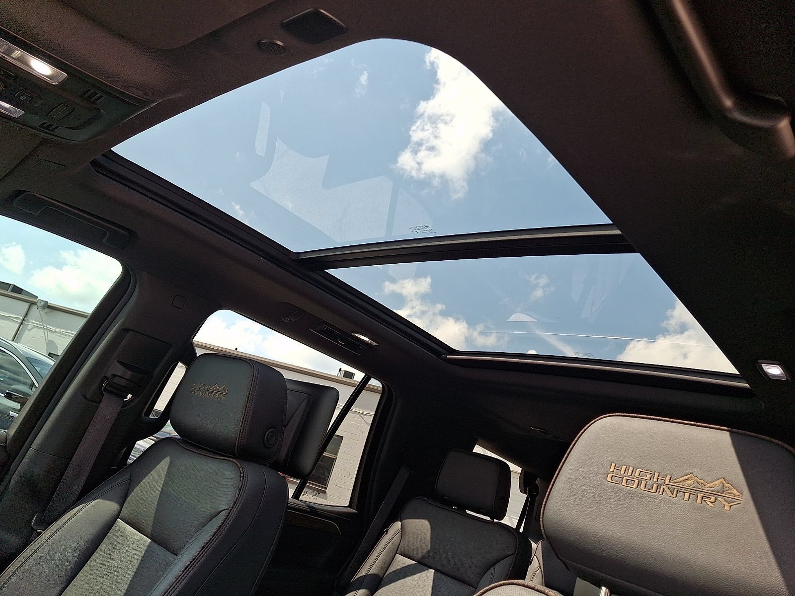 Used 2023 Chevrolet Tahoe High Country AWD/4WD image 14