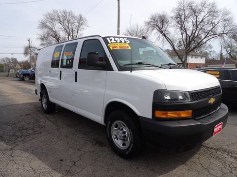 Used 2020 Chevrolet Express 2500 w/ Driver Convenience Package image 3
