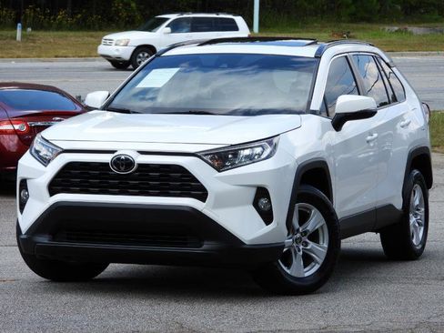 Used 2019 Toyota RAV4 XLE image 4