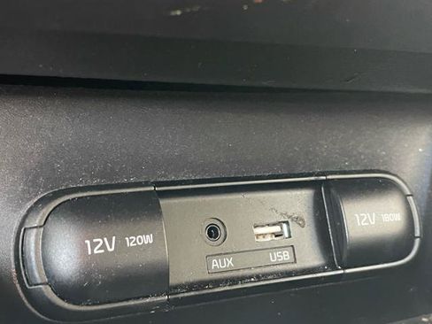 Used 2018 Kia Soul FWD image 25