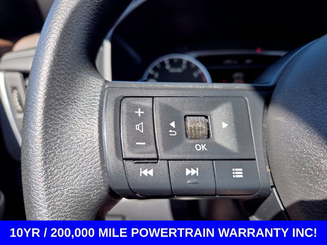 Used 2023 Nissan Rogue S AWD/4WD image 19