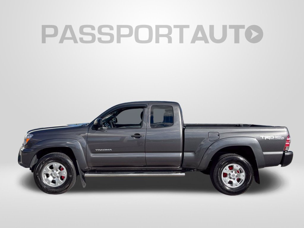 Used 2013 Toyota Tacoma 4x4 Access Cab V6 w/ TRD Off-Road Pkg image 2
