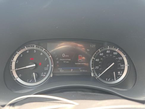 Used 2021 Toyota Highlander XLE FWD image 14