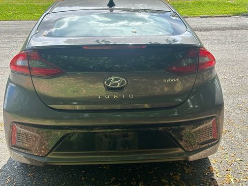 Used 2019 Hyundai Ioniq SEL FWD image 7