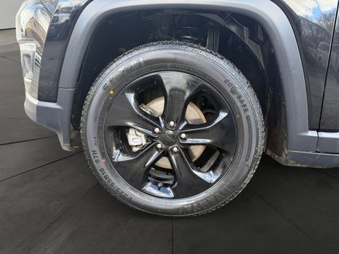 Used 2020 Jeep Compass Latitude AWD/4WD image 9