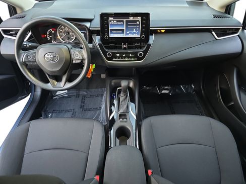 Used 2022 Toyota Corolla LE image 9