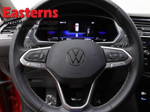 Used 2023 Volkswagen Tiguan SE AWD/4WD image 10