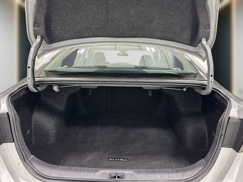 Used 2024 Nissan Altima 2.5 SV image 13