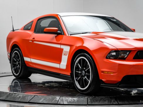 Used 2012 Ford Mustang Boss 302 w/ Boss 302 Accessory Pkg RWD image 25