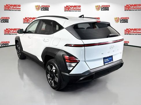 Certified 2025 Hyundai Kona SEL AWD/4WD image 2