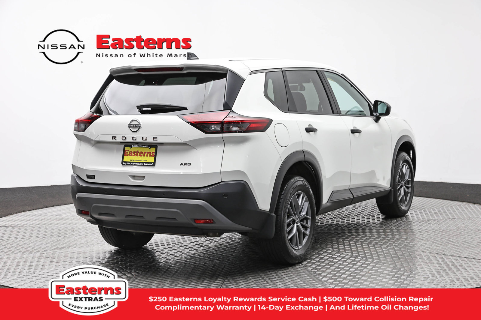 Used 2023 Nissan Rogue S AWD/4WD image 5
