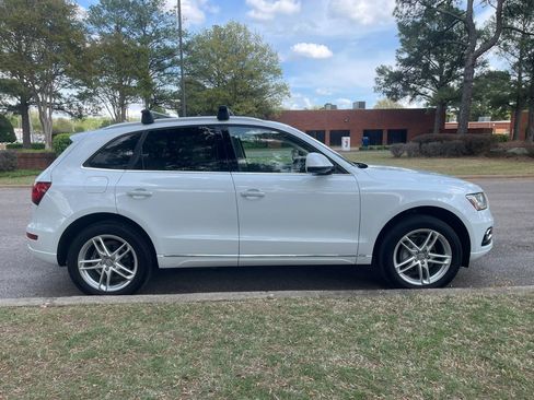 Used 2017 Audi Q5 2.0T Premium Plus w/ Technology Package image 6