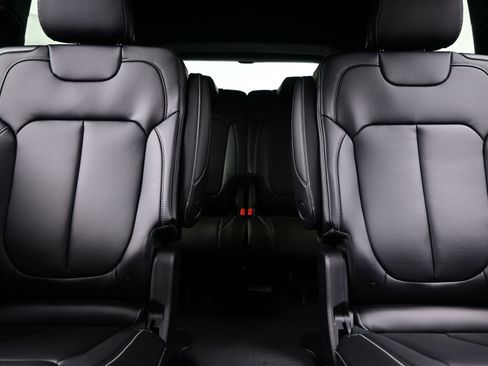 New 2026 Jeep Grand Cherokee L Limited image 10