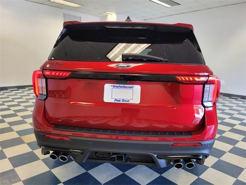Used 2025 Ford Explorer ST image 10