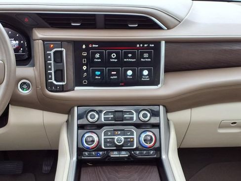Used 2023 GMC Yukon XL Denali w/ Denali Reserve Package AWD/4WD image 10