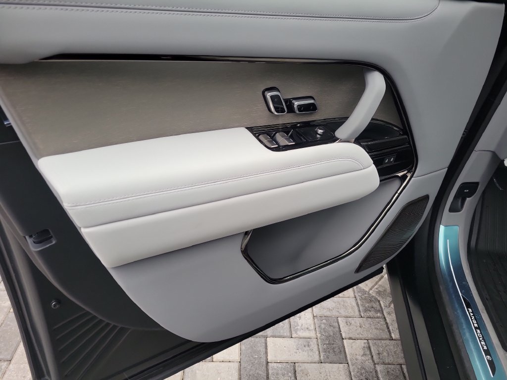 New 2026 Land Rover Range Rover SV AWD/4WD image 23