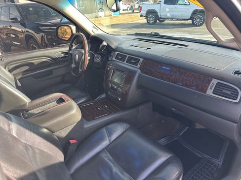 Used 2011 GMC Yukon Denali image 31