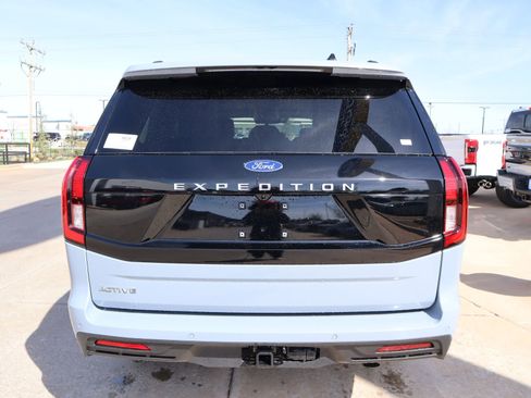 New 2026 Ford Expedition Active AWD/4WD image 26