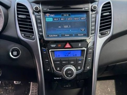 Used 2014 Hyundai Elantra GT w/ Option Group 03 FWD image 3