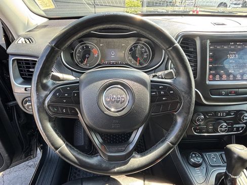 Used 2019 Jeep Cherokee Trailhawk w/ Cold Weather Group AWD/4WD image 14