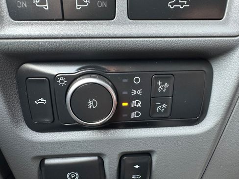 Used 2022 Ford F150 Lariat w/ Equipment Group 502A High AWD/4WD image 30