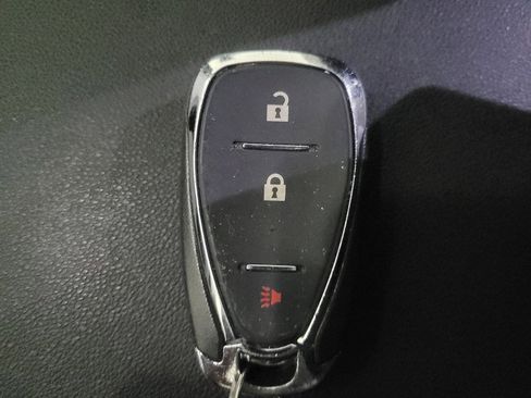 Used 2018 Chevrolet Equinox LS image 32