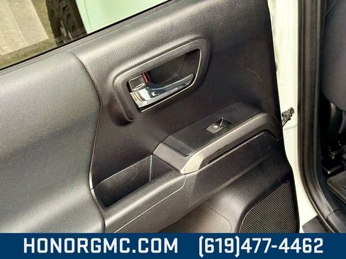 Used 2020 Toyota Tacoma TRD Off-Road image 22