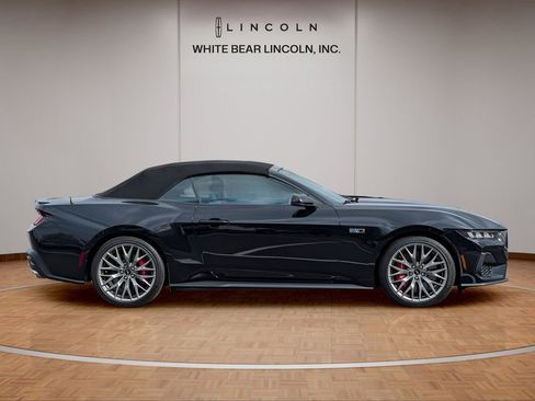 Used 2025 Ford Mustang GT Premium image 4