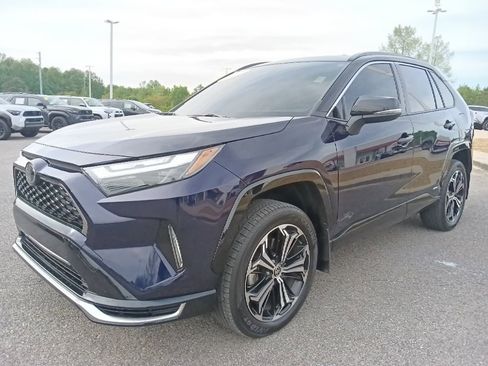 Used 2025 Toyota RAV4 XSE w/ Weather Package AWD/4WD image 7