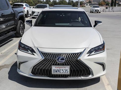 Used 2021 Lexus ES 300h w/ Accessory Package 2 FWD image 2