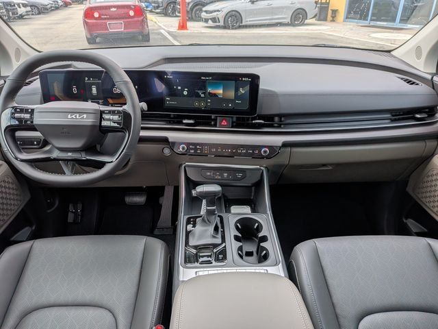 New 2027 Kia Carnival EX FWD image 18