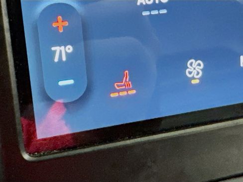 Used 2024 Ford Edge SEL image 4