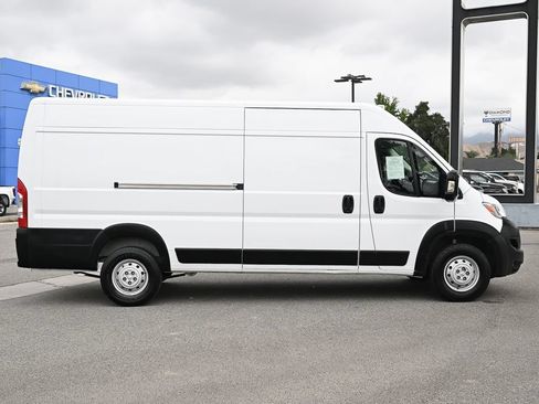 Used 2023 RAM ProMaster 3500 FWD image 3